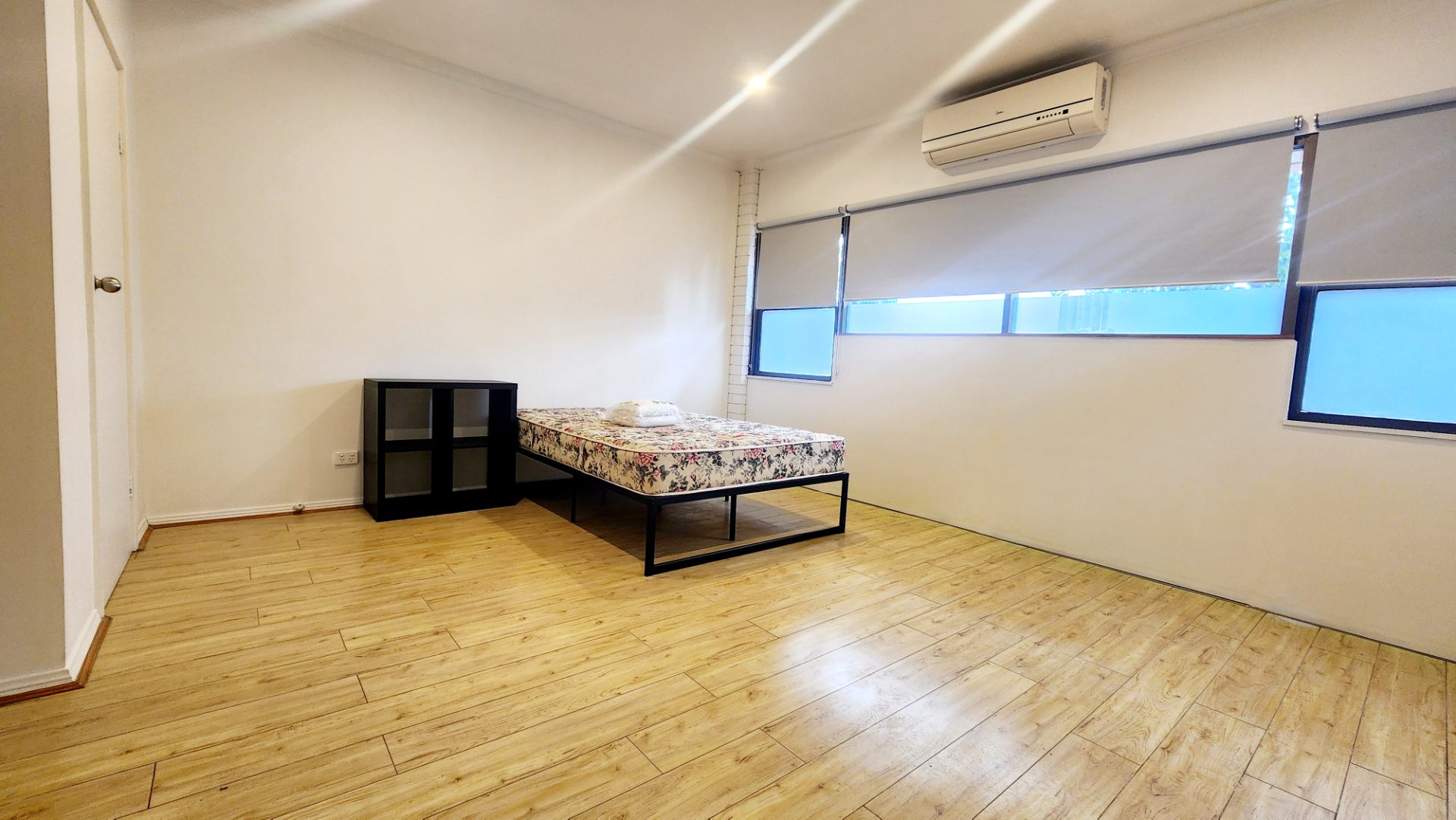 Space 3 — Single bedroom photo 1