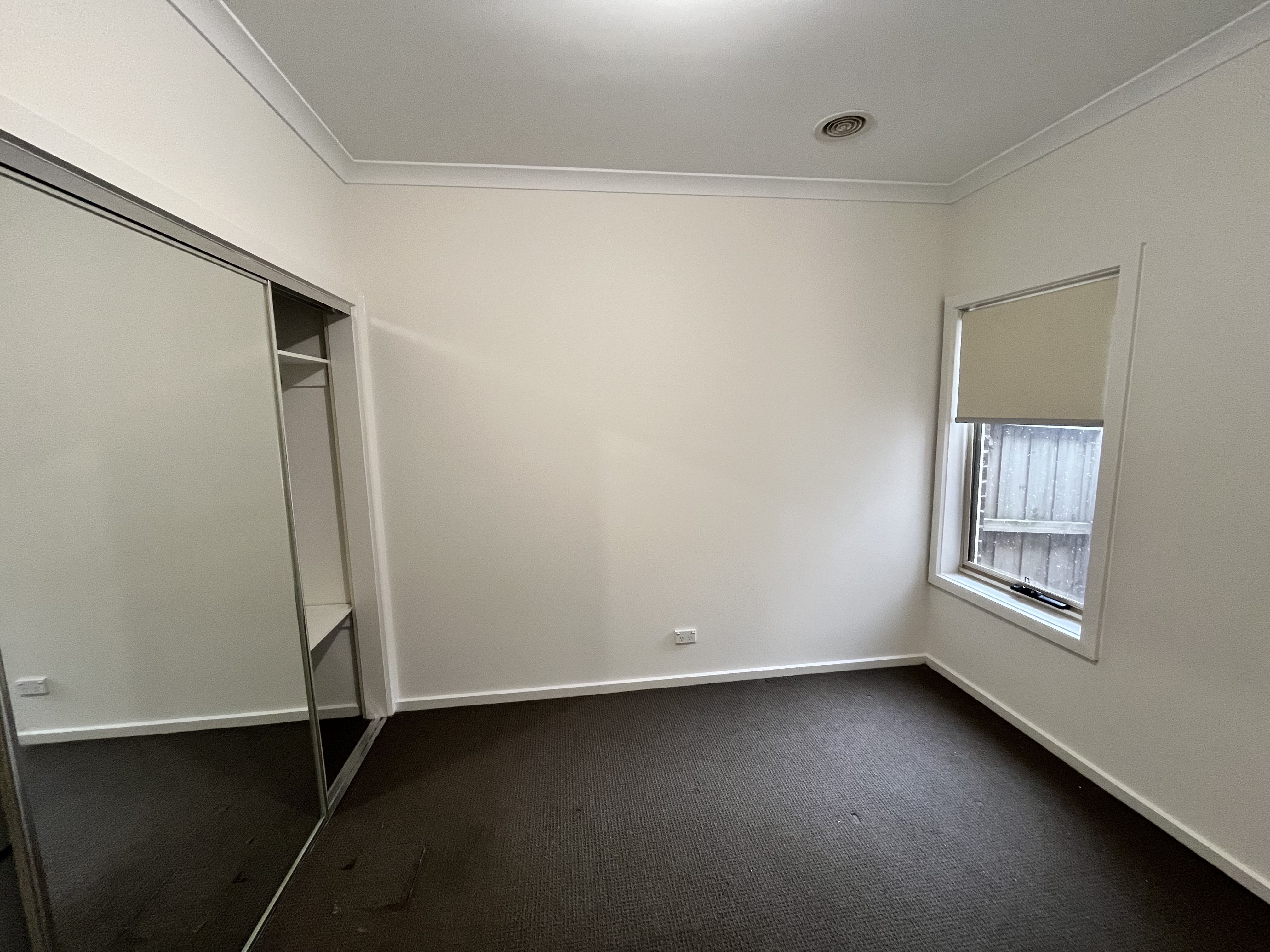 Space 2 — Single bedroom photo 1